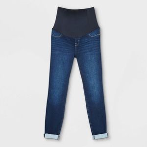 🐞🌺3 for $35🐞🌺Crossover Panel Brushed Back Skinny Maternity Jeans